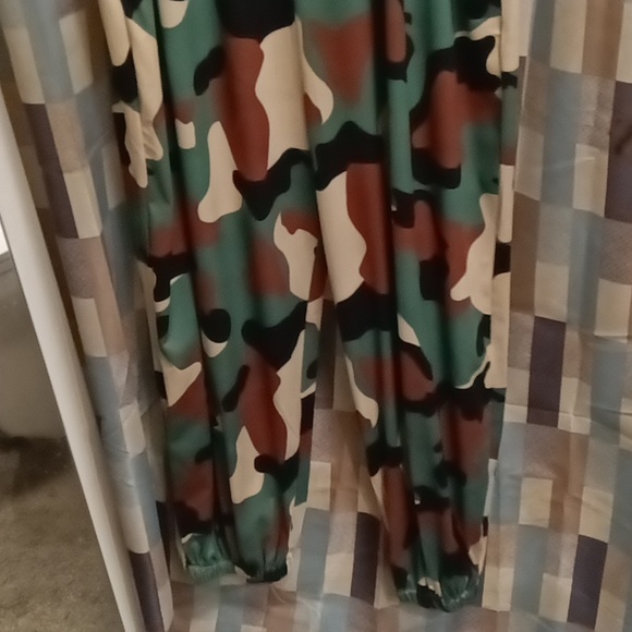 Unbranded camouflage design jumpsuit w elastic neck cuffs & hem and pockets 2XL - Picture 9 of 10